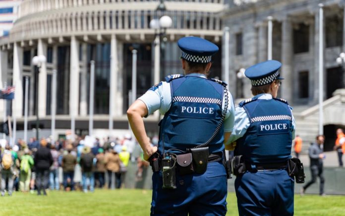 NZ Police Cave to Anti-Mandate Protests, Refuse to Remove Citizens From Parliament