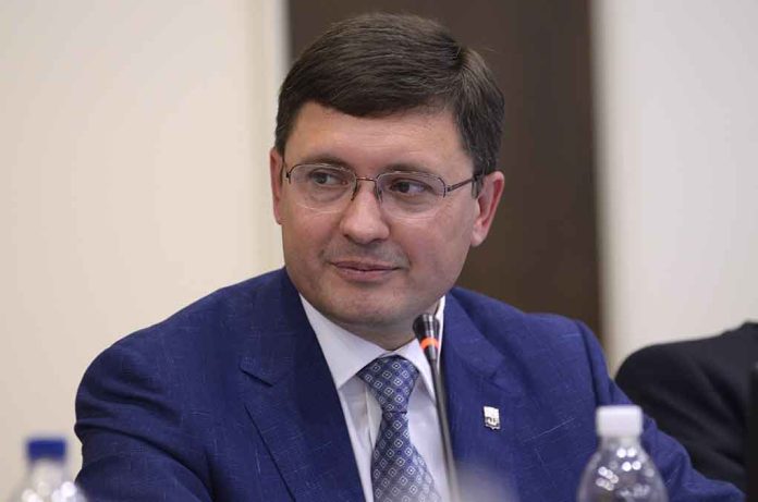 Mayor Says at Least 10,000 Dead in Siege of Mariupol Mayor Says at Least 10,000 Dead in Siege of Mariupol